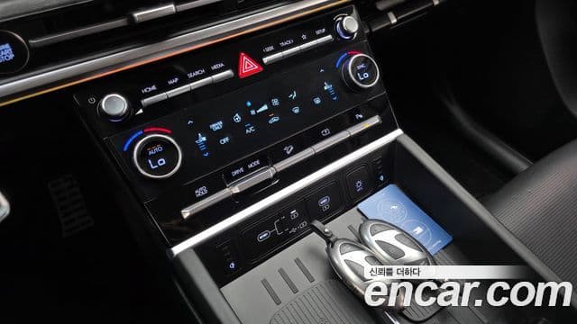 Hyundai Santa Fe 2024 — Фото 18/20