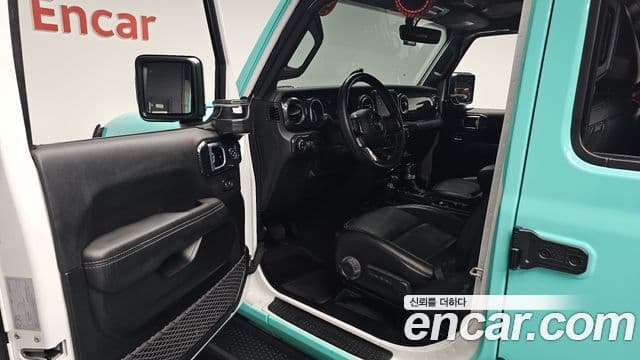 Jeep Wrangler 2021 — ფოტო 10/20