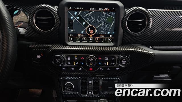 Jeep Wrangler 2021 — Photo 23/33