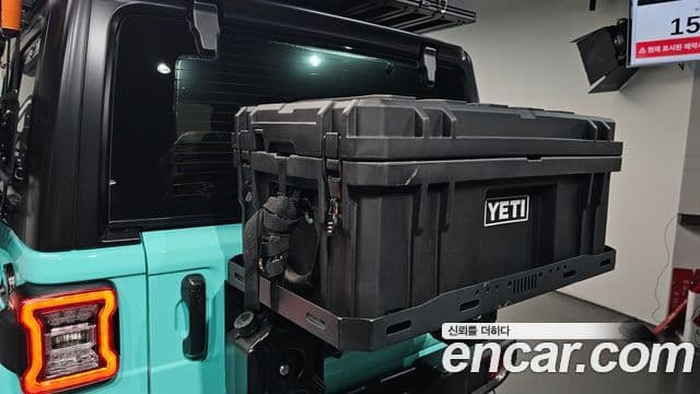 Jeep Wrangler 2021 — Photo 25/33
