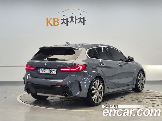 BMW 1 Series 2023 — ფოტო 2/18