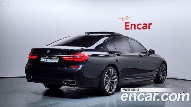 BMW 7 Series 2018 — ფოტო 2/20
