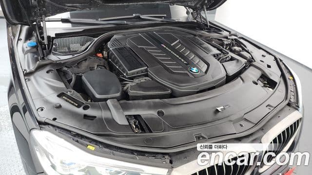 BMW 7 Series 2018 — ფოტო 6/20
