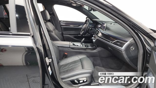 BMW 7 Series 2018 — ფოტო 11/20