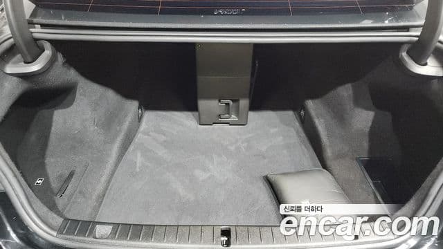 BMW 7 Series 2018 — ფოტო 18/20