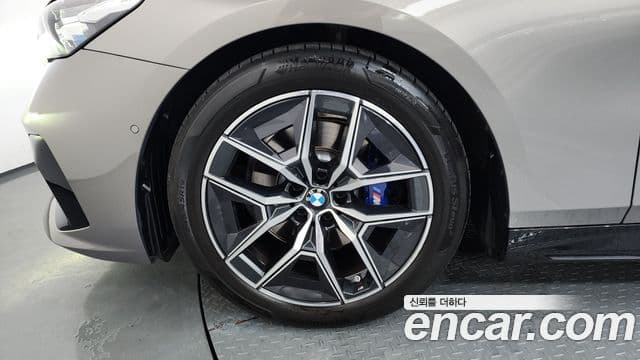 BMW 5 Series 2025 — ფოტო 5/20