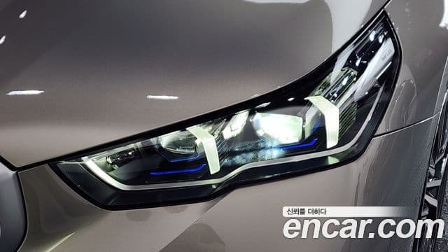 BMW 5 Series 2025 — Photo 1/38
