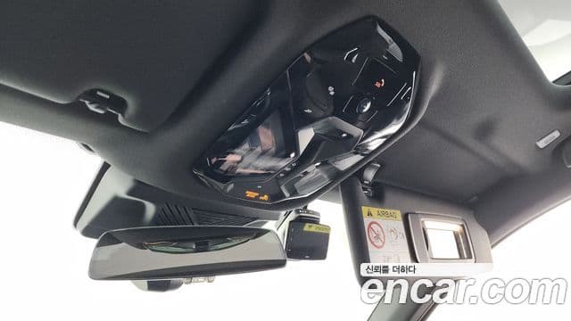 BMW 5 Series 2025 — Photo 26/38