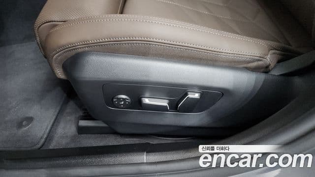 BMW 5 Series 2025 — Photo 19/38