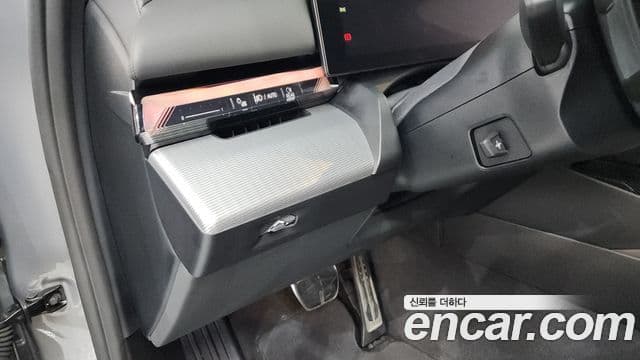 BMW 5 Series 2025 — Photo 28/38