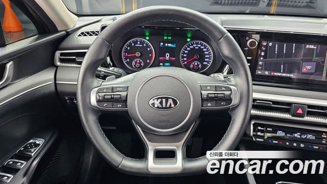 Kia K5 2021 — фото 13 из 20