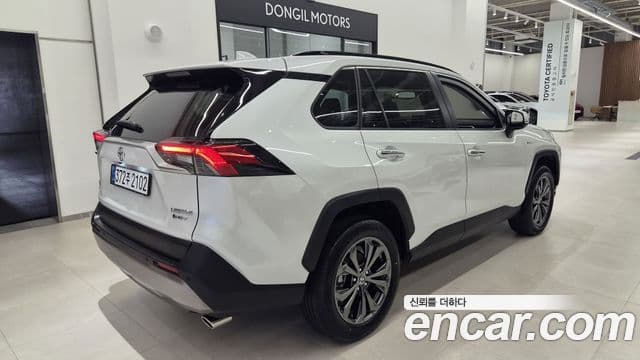 Toyota RAV4 2025 — ფოტო 1/20