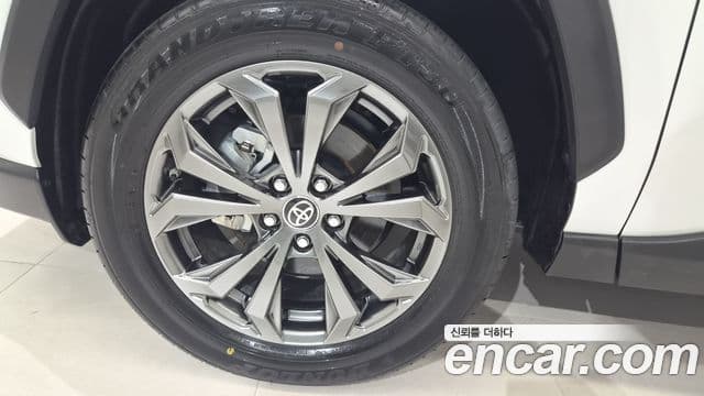 Toyota RAV4 2025 — ფოტო 4/20