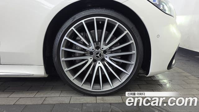 Mercedes-Benz S-Class 2023 — Photo 7/34