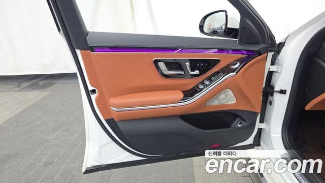 Mercedes-Benz S-Class 2023 — Photo 18/34