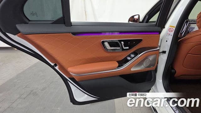 Mercedes-Benz S-Class 2023 — Photo 15/34