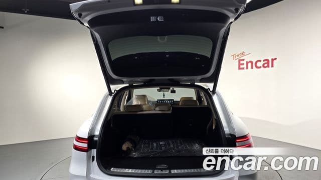 Genesis GV70 2023 — ფოტო 17/20