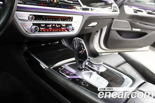 BMW 7 Series 2018 — Şəkil 16/20