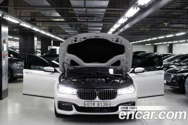 BMW 7 Series 2018 — Şəkil 18/20