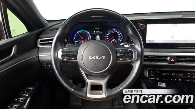 Kia K5 2022 — Şəkil 14/20
