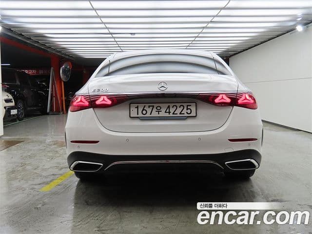 Mercedes-Benz E-Class 2025 — Фото 2/20