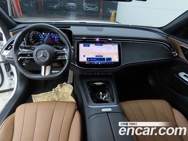 Mercedes-Benz E-Class 2025 — Фото 9/20