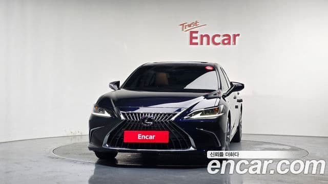 Lexus ES300h 2023 — ფოტო 3/20