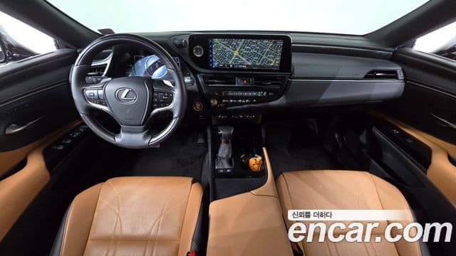 Lexus ES300h 2023 — ფოტო 7/20