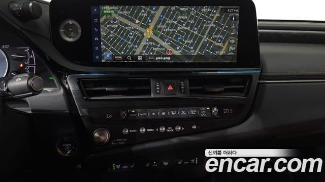 Lexus ES300h 2023 — ფოტო 12/20