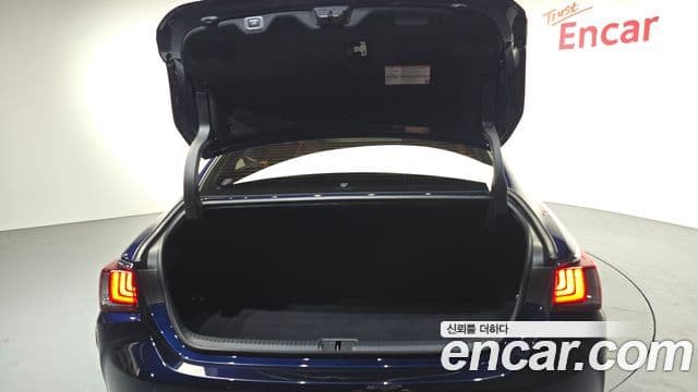 Lexus ES300h 2023 — ფოტო 18/20