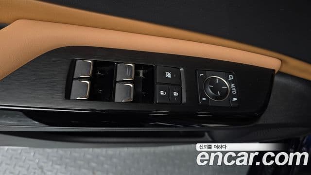 Lexus ES300h 2023 — Photo 16/33