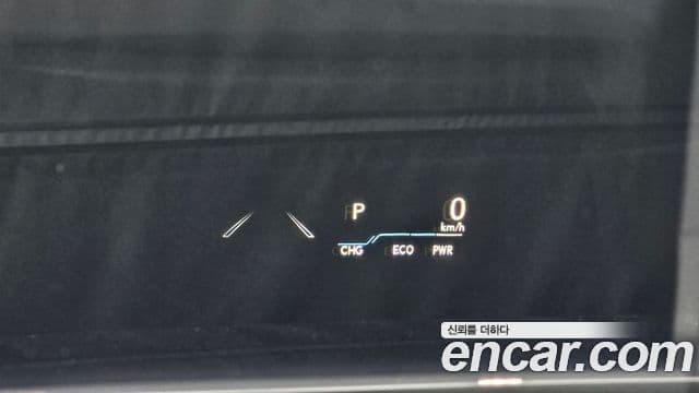 Lexus ES300h 2023 — Photo 18/33