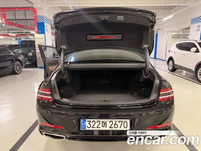 Genesis Electrified G80 2023 — ფოტო 18/20