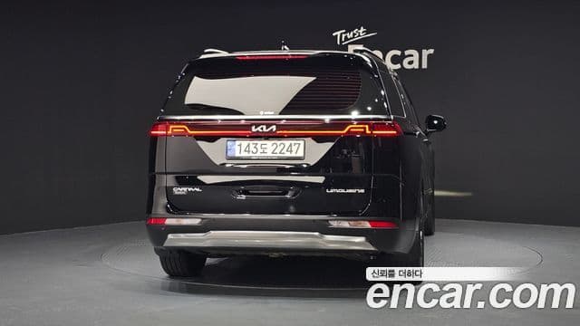 Kia Carnival 2023 — ფოტო 4/20