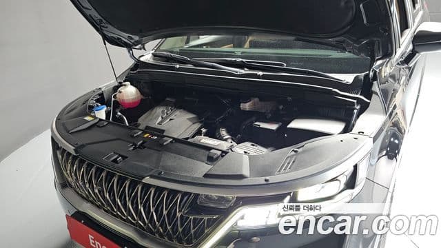 Kia Carnival 2023 — ფოტო 6/20