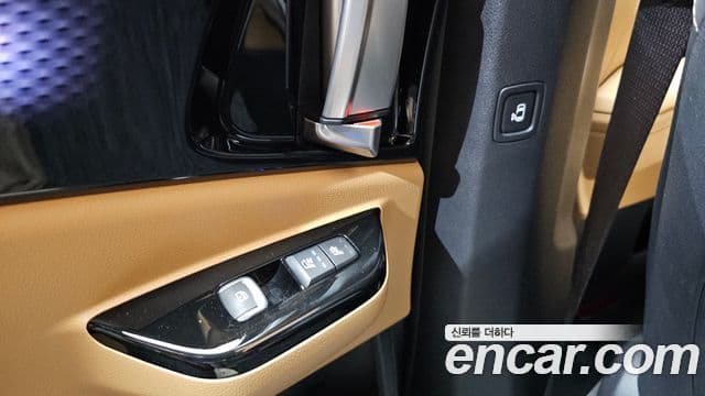 Kia Carnival 2023 — ფოტო 15/20
