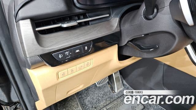 Kia Carnival 2023 — ფოტო 19/20
