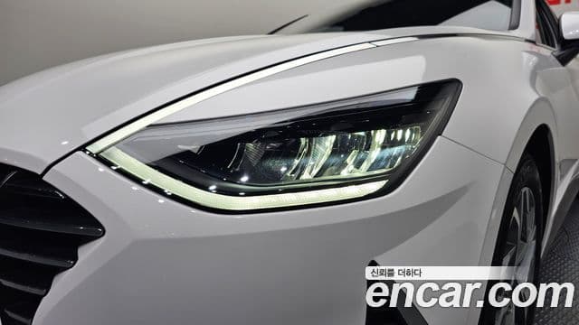 Hyundai Sonata Hybrid 2023 — ფოტო 30/33