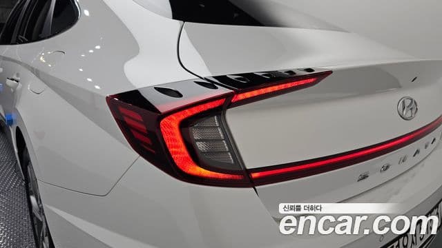 Hyundai Sonata Hybrid 2023 — ფოტო 32/33