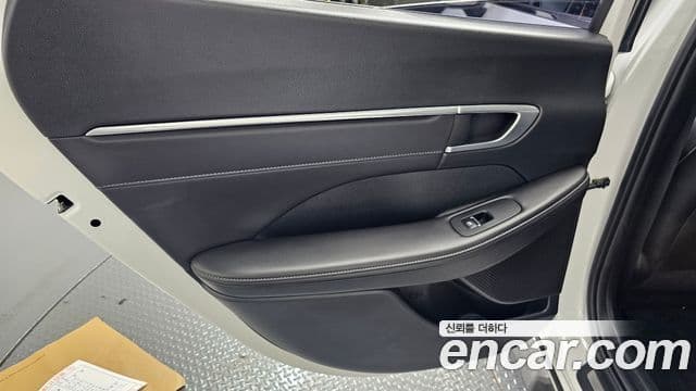 Hyundai Sonata Hybrid 2023 — ფოტო 11/33