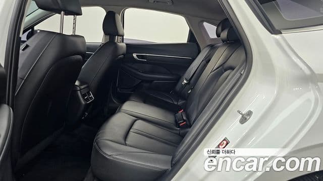 Hyundai Sonata Hybrid 2023 — ფოტო 14/33