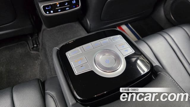 Genesis Electrified G80 2022 — ფოტო 19/20