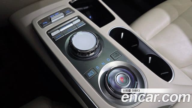 Genesis GV70 2024 — ფოტო 9/20