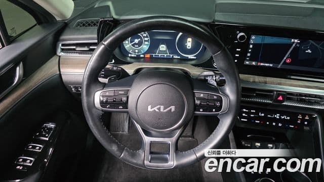 Kia K5 2022 — ფოტო 13/20