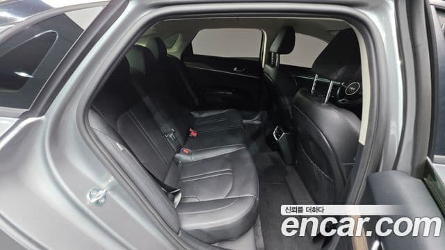 Kia K5 2022 — ფოტო 18/20