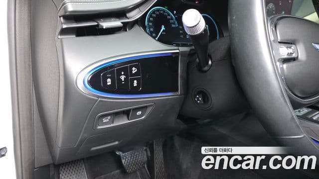 Genesis GV70 2021 — Şəkil 36/37