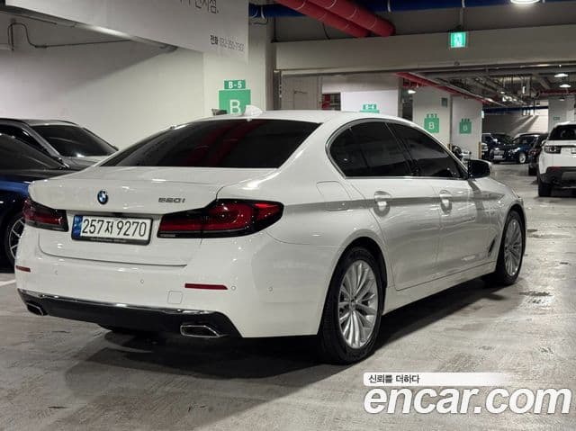 BMW 5 Series 2022 — ფოტო 2/20