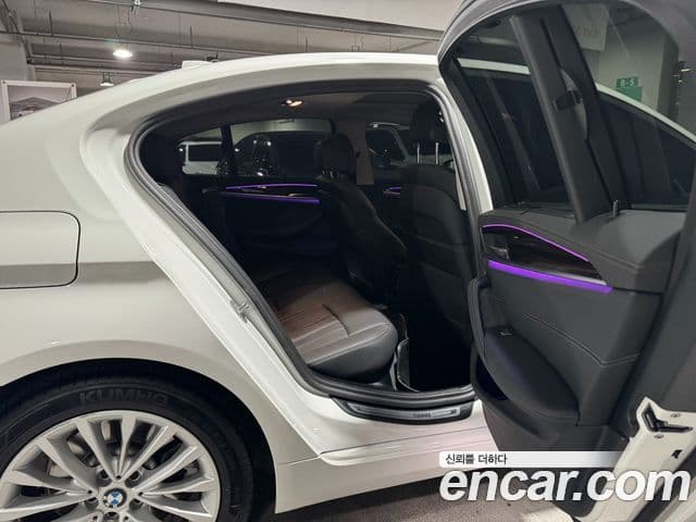 BMW 5 Series 2022 — ფოტო 10/20