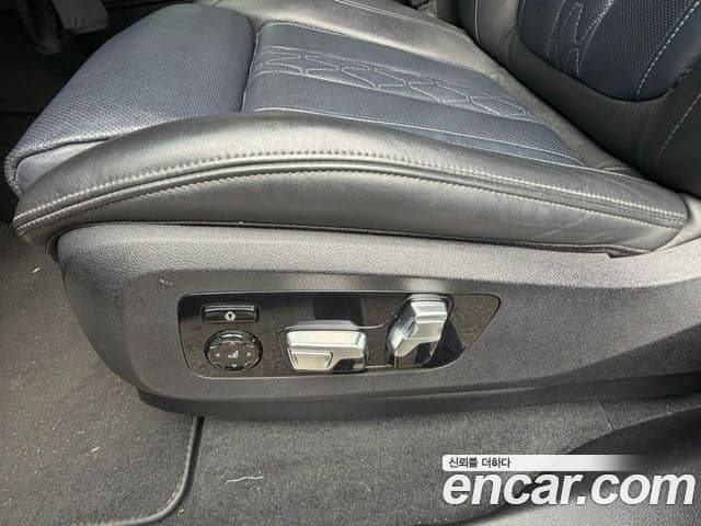 BMW X7 2020 — ფოტო 14/19