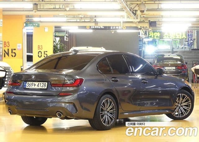 BMW 3 Series 2021 — Фото 1/20